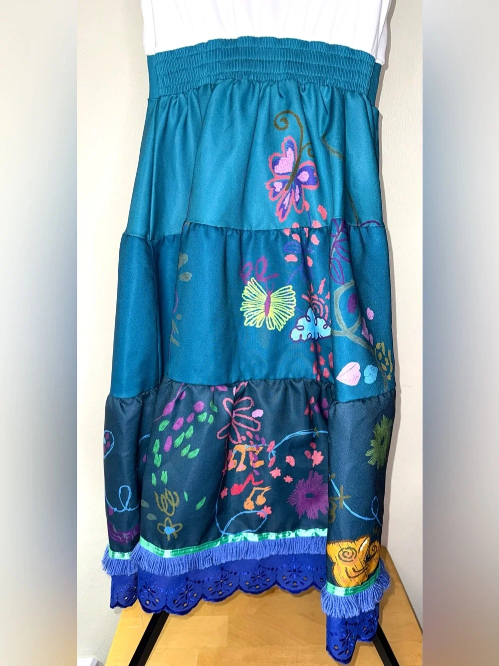 Disney Parks Encanto Deluxe Mirabel Dress Encanto Movie, girls size 7/8, EUC